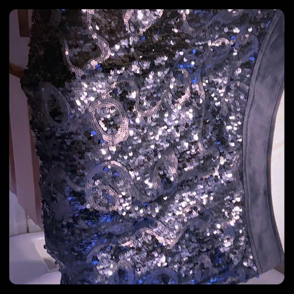 Buckle black sequin mini skirt